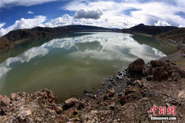 中国二次青藏科考分队完成海拔4300米浪错采样23.jpg