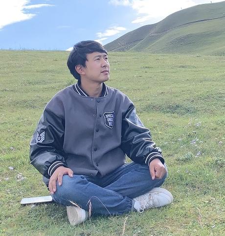 岗路巴·完代克：一株疯长的青稞(组诗)