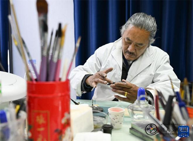 西藏布达拉宫：贝叶经实验性修复取得阶段性成果3.jpg