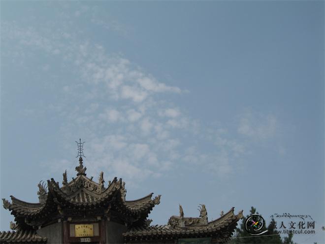 尖山寺的飞檐斗拱.jpg