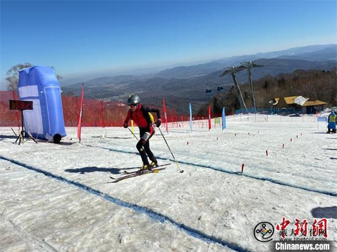 西藏运动员在2024年全国滑雪登山冠军赛中获得4金2银3铜2.jpg