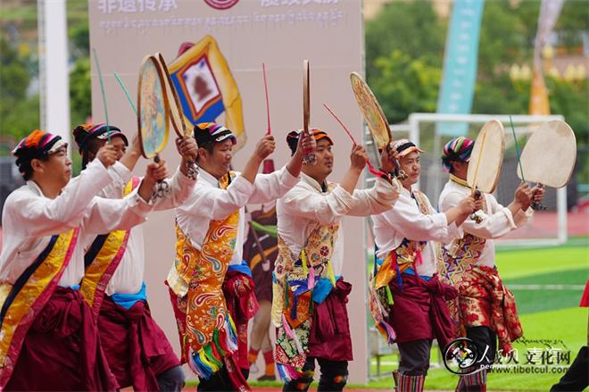 青海同仁市2025年热贡六月会首届展演活动举办5.jpg
