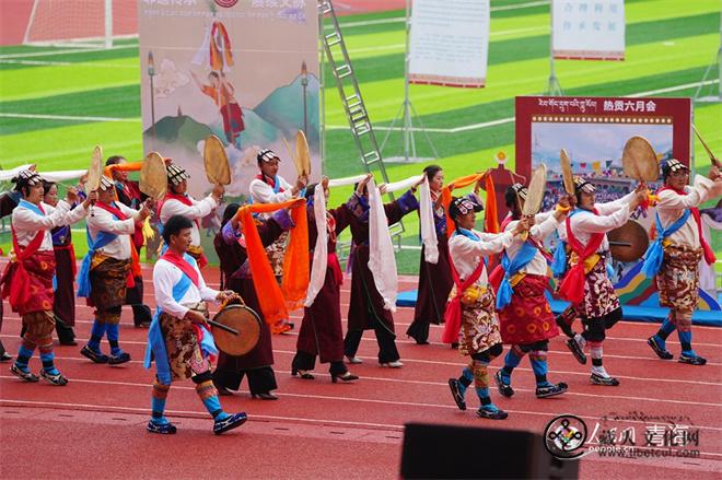青海同仁市2025年热贡六月会首届展演活动举办1.jpg