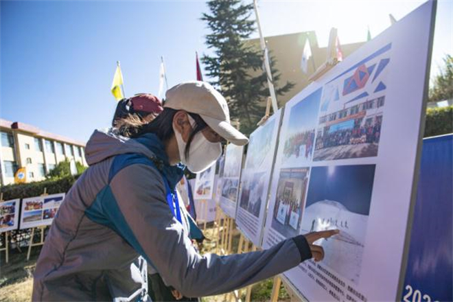 第十九届中国西藏登山大会在拉萨开幕3.jpg