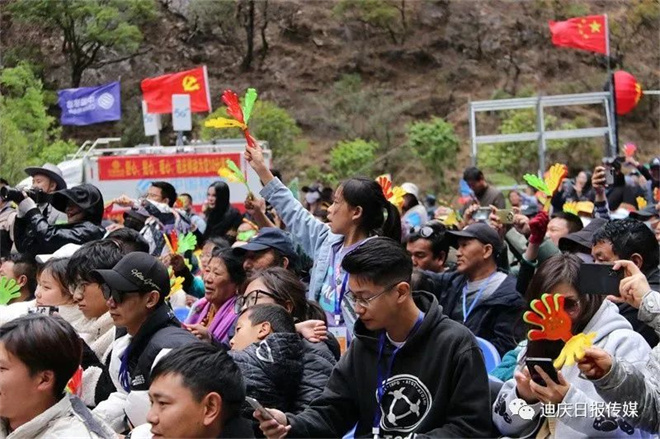 巴拉格宗第五届雪山音乐节4.jpg