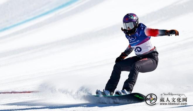 四年后，她终于滑过了奥运终点线——记藏族单板滑雪运动员拥青拉姆3.jpg