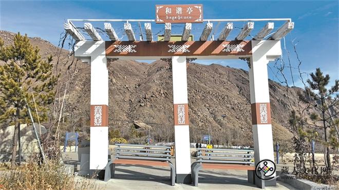 西藏拉萨：哲蚌寺民族团结主题公园向公众开放.jpg