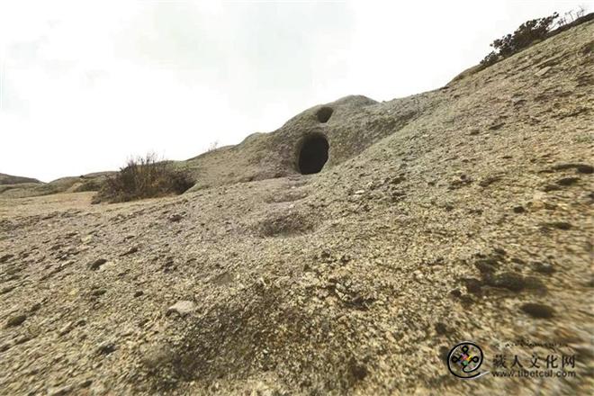 西藏恰日多山洞：雪域秘境里的时空印记1.jpg