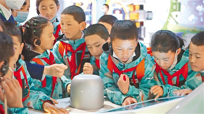 西藏少年儿童赴京研学交流：播下追梦的种子.jpg