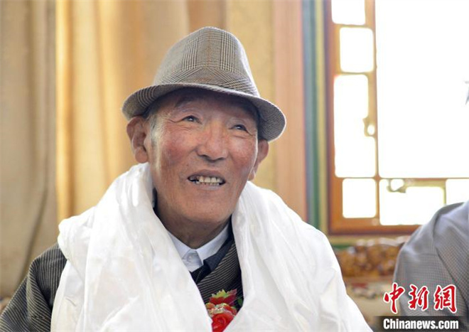西藏一代绘画巨匠丹巴绕旦逝世 享年82岁1.jpg