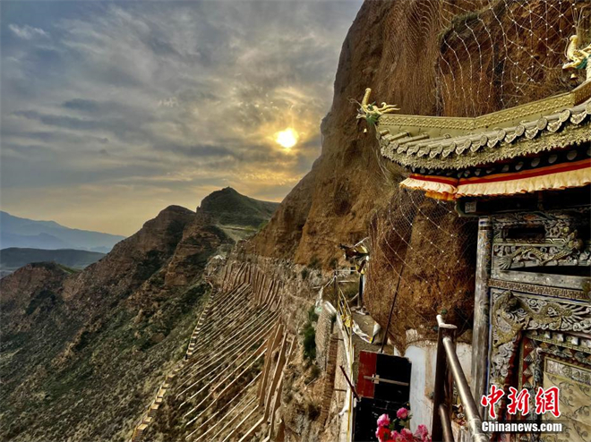 青海最古老藏传佛教寺院之一夏琼寺：建筑群蔚为壮观2.jpg