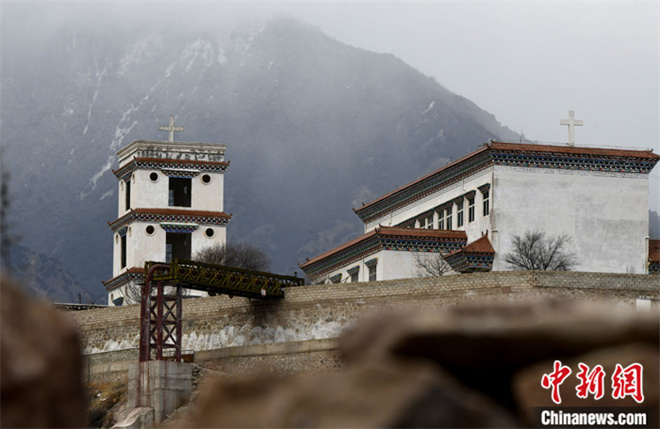 探访西藏唯一天主教堂：东西方文化在此融合3.jpg