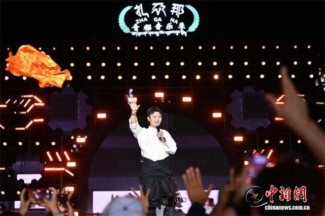 甘肃扎尕那青稞音乐季启幕 首场演绎“最炫民族风”10.jpg