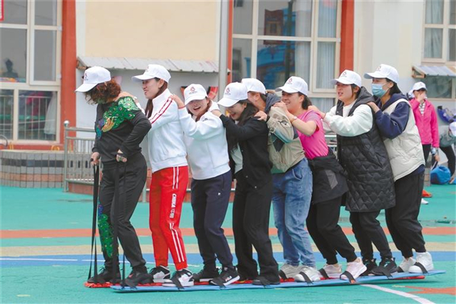 西藏昌都市首届妇女干部群众趣味运动会拉开序幕2.jpg