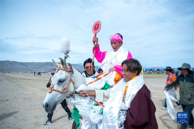 西藏阿里：“噶尔恰钦”赛马会开幕4.jpg