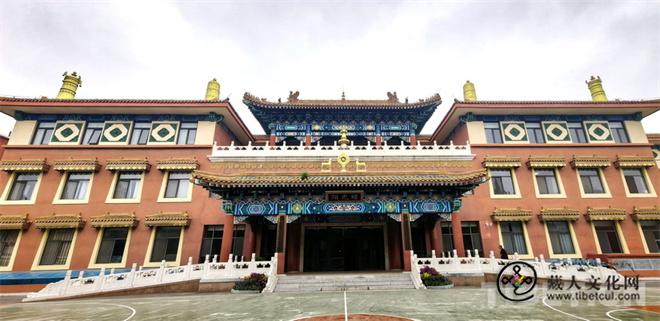 藏传佛教高级学衔评定委员会五届五次全体会议召开4.jpg
