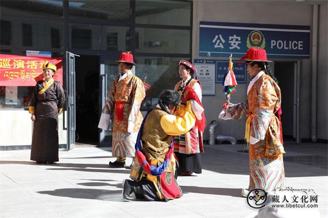 西藏康马县藏戏“戏曲进乡村”巡演活动举行2.jpg
