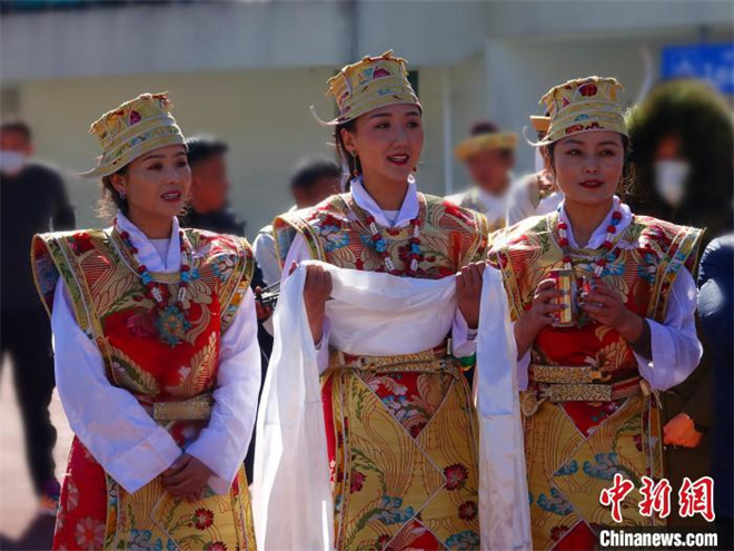 西藏林芝：多彩民俗活动迎接工布新年3.jpg