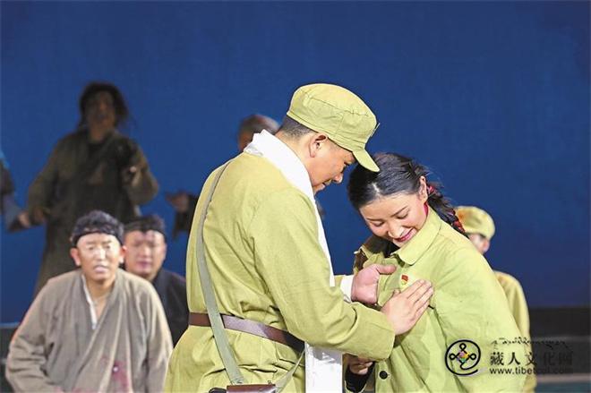 藏戏《次仁拉姆》：民主改革的壮阔历史回荡在舞台2.jpg