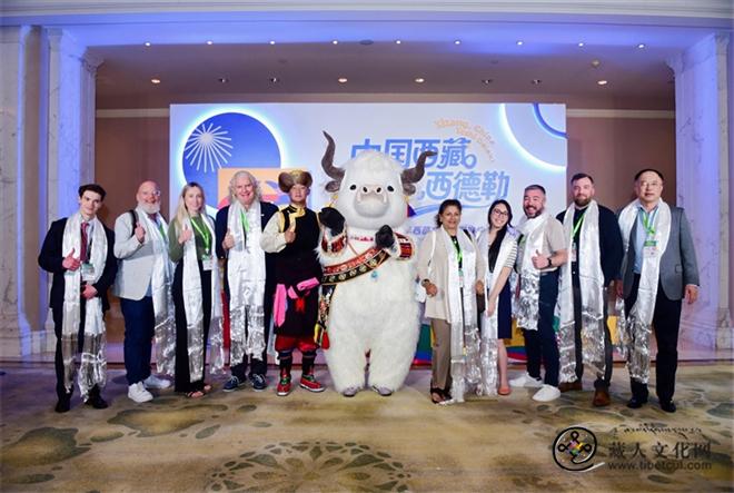 2025年“中国西藏·扎西德勒”西藏文化旅游推广活动在海口举办.jpg