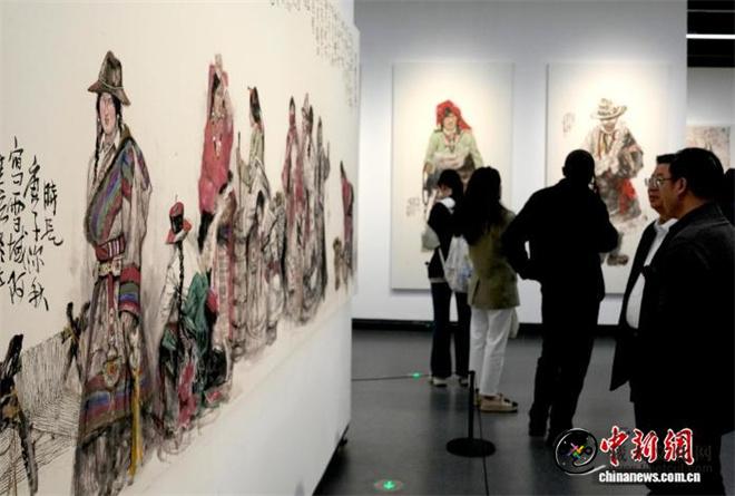 “仰望布达拉”敬庭尧绘画艺术展在拉萨开幕3.jpg