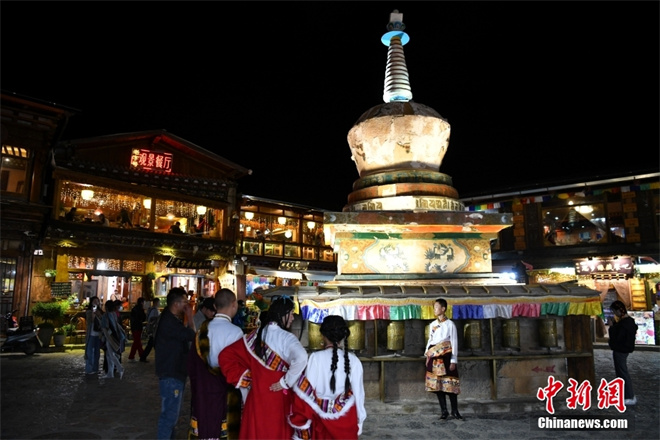 云南香格里拉旅拍市场火热5.jpg