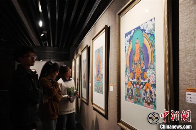 青海首个设置唐卡课程的高校举办成果展4.jpg