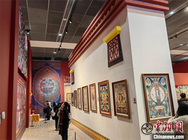 青海省黄南藏族自治州成立70周年 热贡艺术亮相京城2.jpg