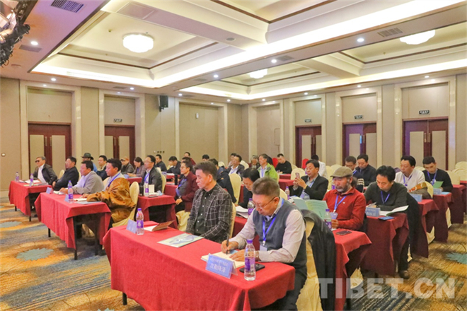 2021年度藏语文新词术语翻译专家审定会在青海玉树召开2.jpg