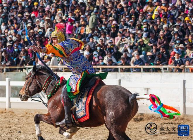 西藏拉萨举行民族传统马术表演暨民族赛马活动5.jpg