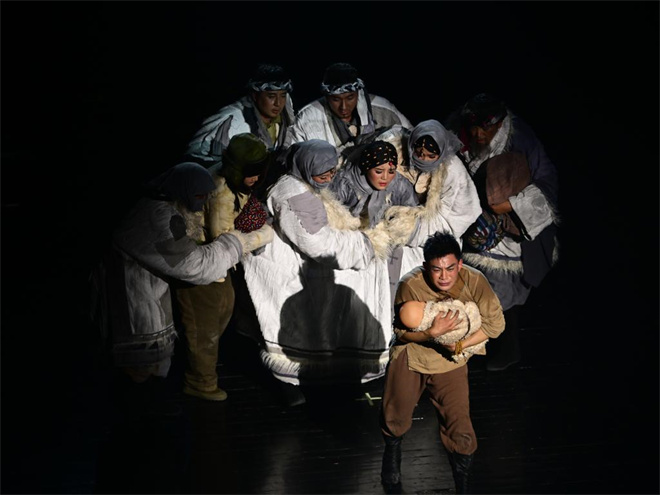 舞剧《那时，金银花开》在青海西宁首演3.jpg