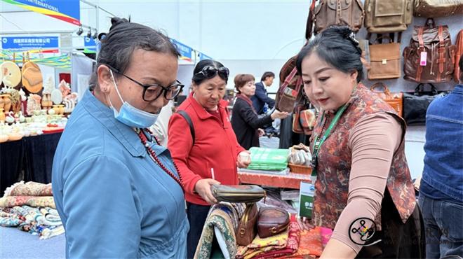 拉萨首届国际文化旅游博览会盛大开幕.jpg