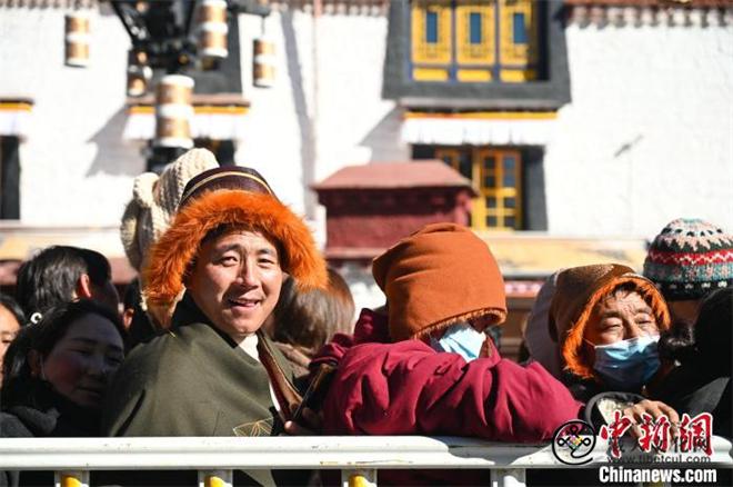 藏历新年遇春节 西藏迎双倍年味1.jpg