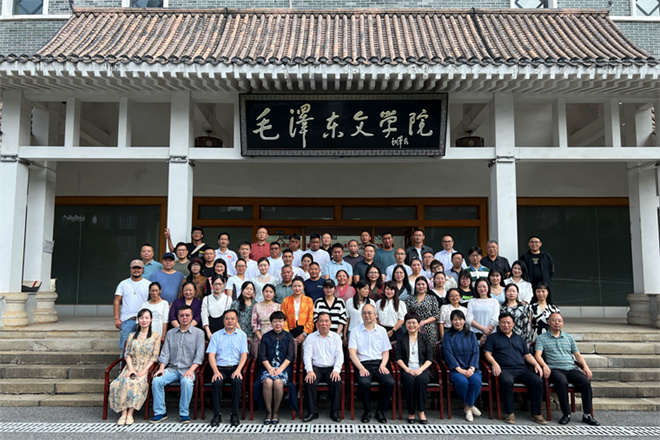 中国作家协会第一届西藏作家班、湖南省首届少数民族作家班今日开班7.jpg