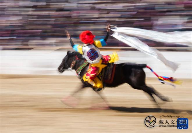 西藏拉萨举行民族传统马术表演暨民族赛马活动3.jpg