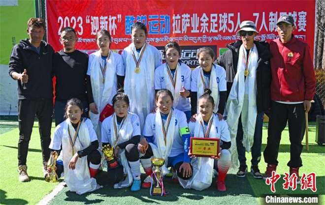 西藏民间女足赛事：关于重返青春和足球热情6.jpg