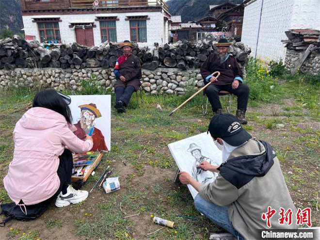 2022年西藏青少年大型户外写生实践活动结束4.jpg