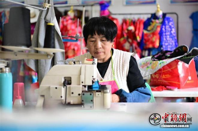 雪域高原“三格毛”传承中国藏族服饰之美10.jpg