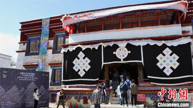 “十方：丁乙在西藏”艺术展于拉萨开幕4.jpg