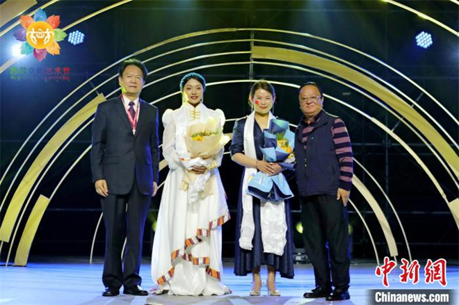 首届西藏青年歌手大赛完赛4.jpg