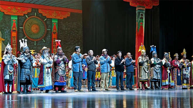 大型格萨尔说唱剧《辛丹之和》在西宁首演5.jpg