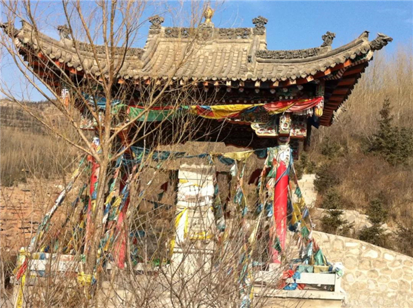 降边嘉措：扎喜旺徐与果洛草原3.jpg