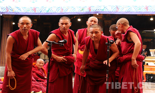 西藏12名僧人获得“格西拉让巴”藏传佛教最高学位2.jpg