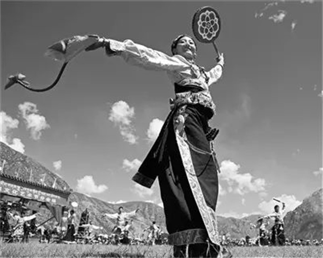 “三问”流光溢彩的玉树藏族文化4.jpg
