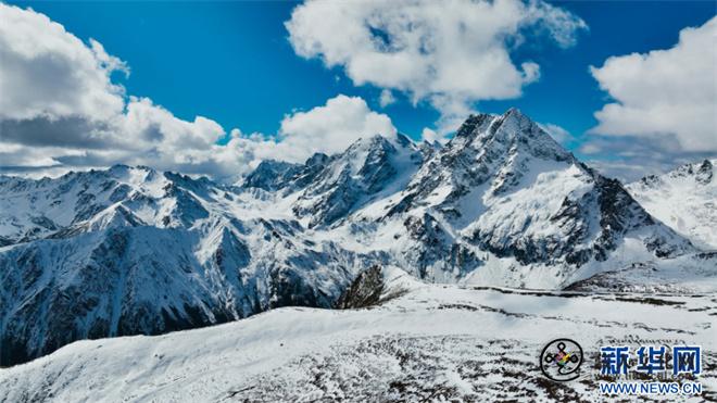 多角度记录梅里雪山最高峰卡瓦格博峰美景2.jpg