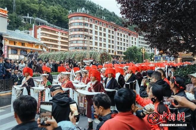 2025康定情歌国际音乐节在四川康定启幕2.jpg