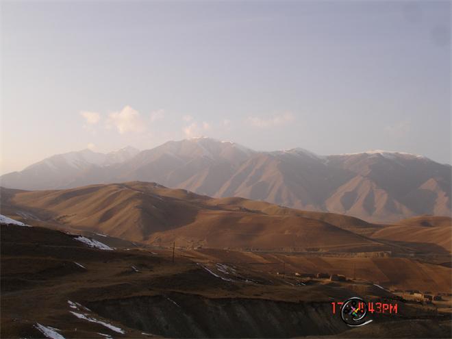 秋色已浓的乌鞘岭.JPG