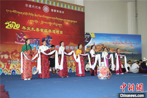 中国“五彩神箭之乡”：藏族学子演绎民俗冀在传承1.jpg