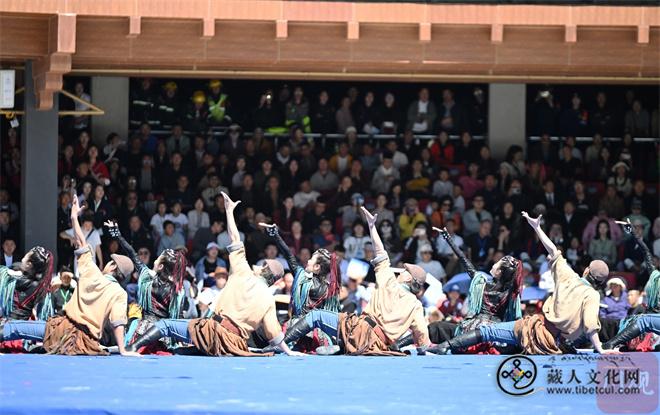 四川康定：2026年“四月八”跑马山转山会盛大启幕4.jpg