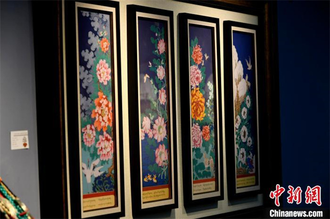 首届新时代西藏自治区民间文艺名家新创作品展拉萨开展7.jpg